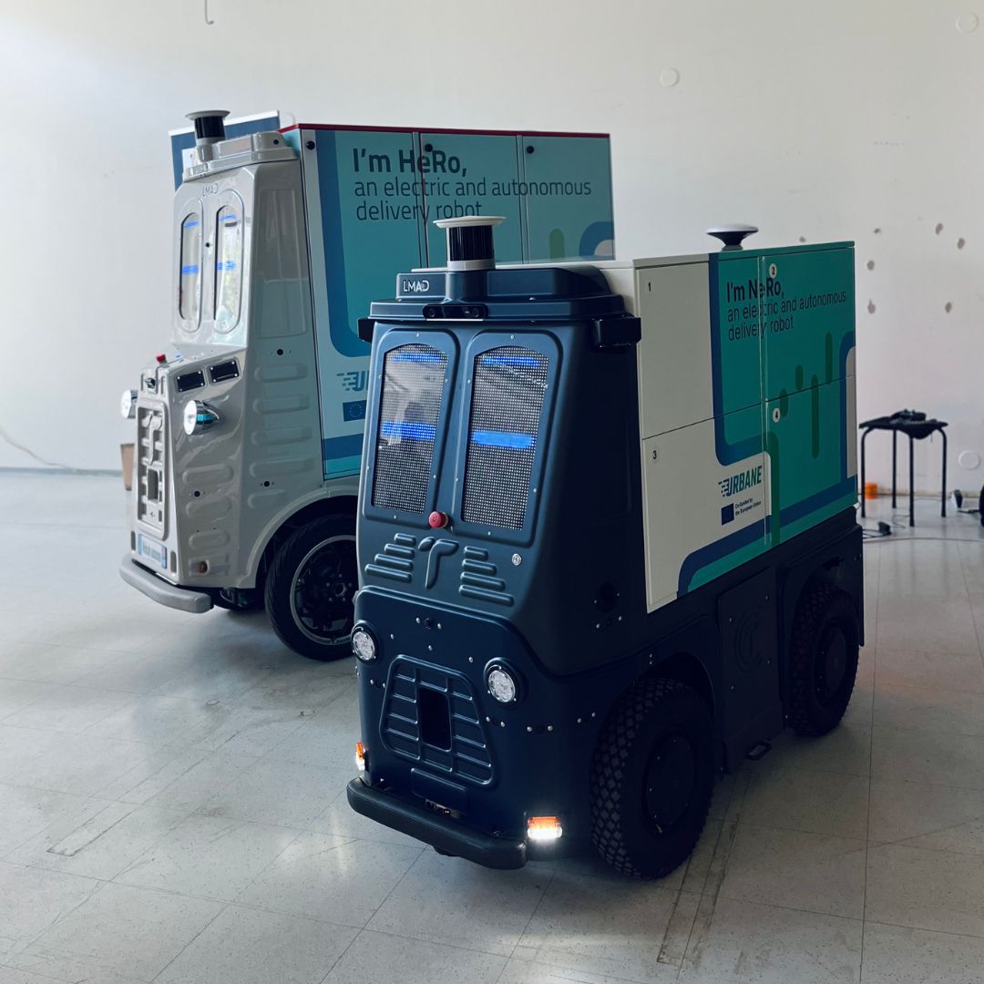 HeRo and NeRo robots inside the microhub