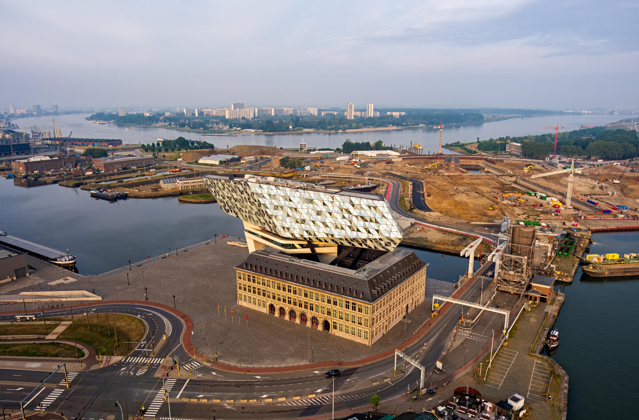 Electrified freight corridor at Port of Antwerp–Bruges, illustrating the city’s sustainable logistics and PPP approach