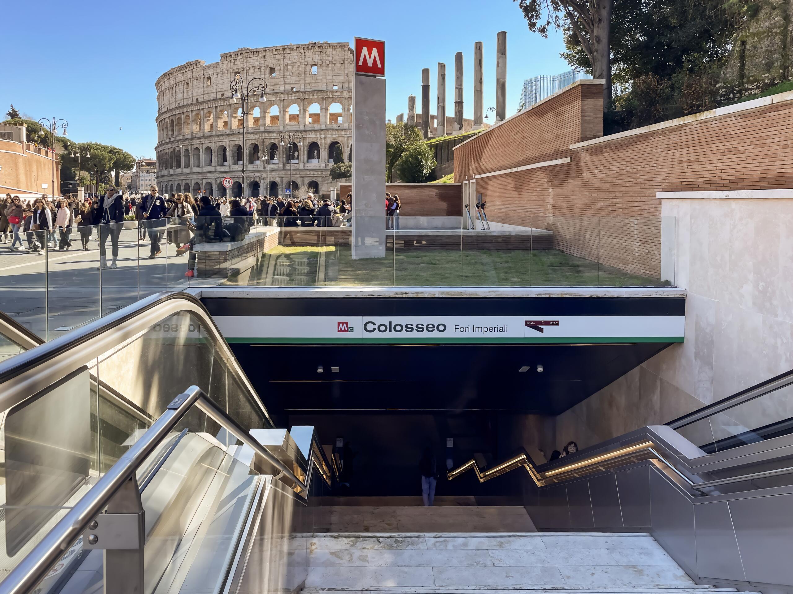 Photo of the Colosseo Fori Imperialimetro station in Rome, Italy