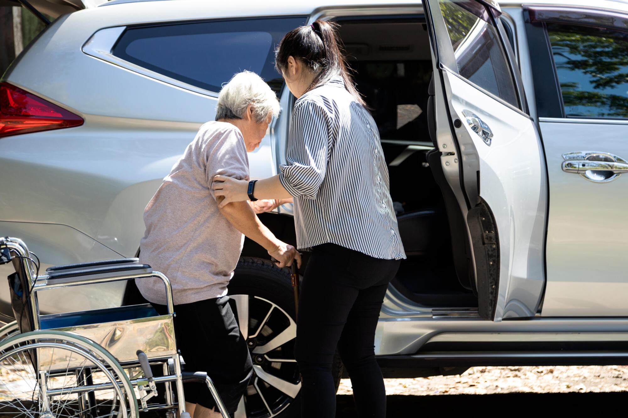 Uber and Lyft target US senior riders with simpler, more accessible apps