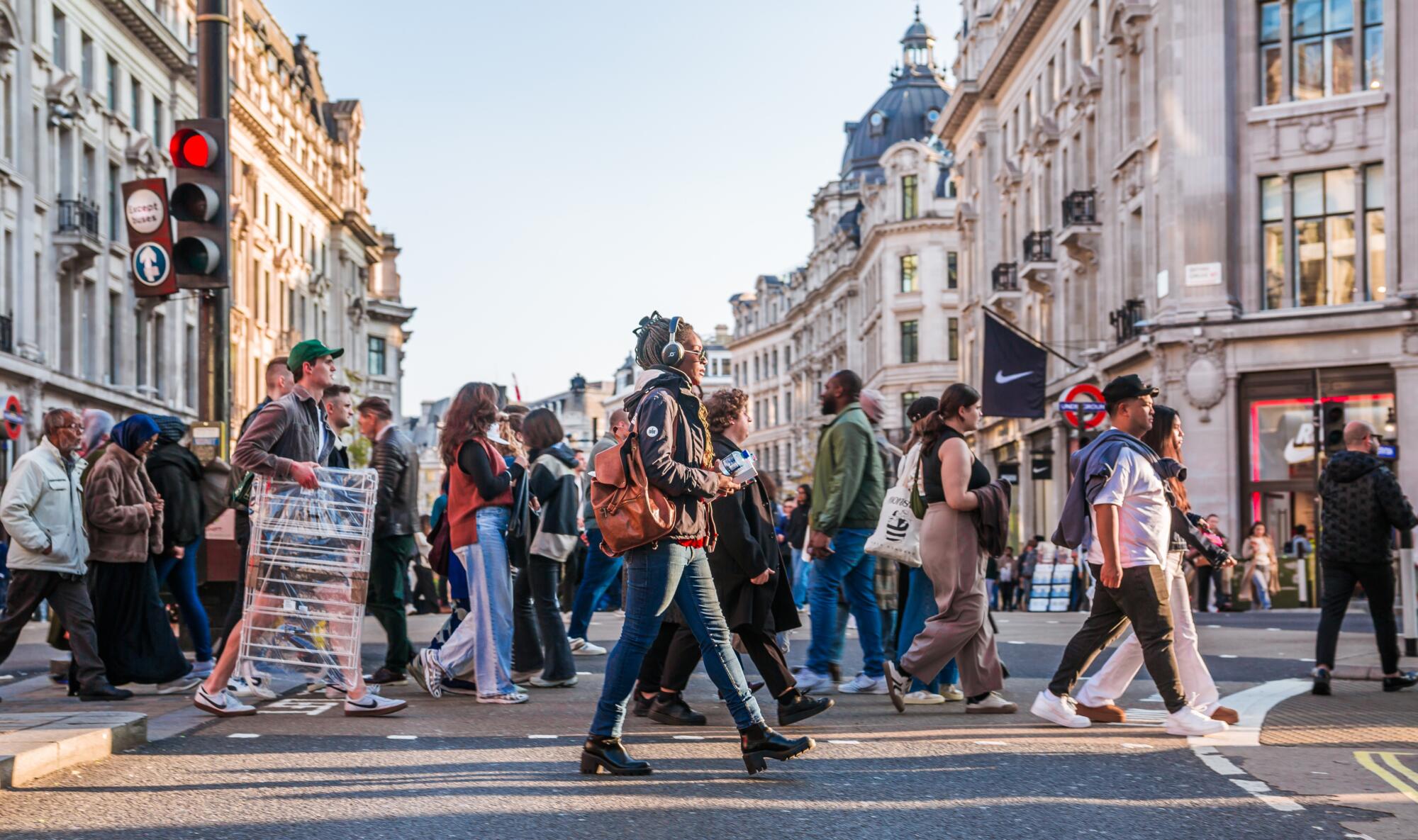 London pedestrianises Oxford Street